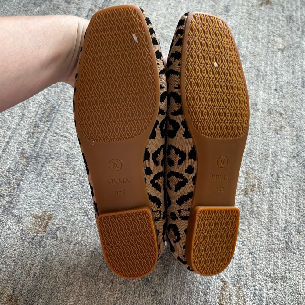 VIVAIA Leopard Print Flats Size 37.5/6.5 Trendy Comfy Casual Effortless Chic - Picture 4 of 7